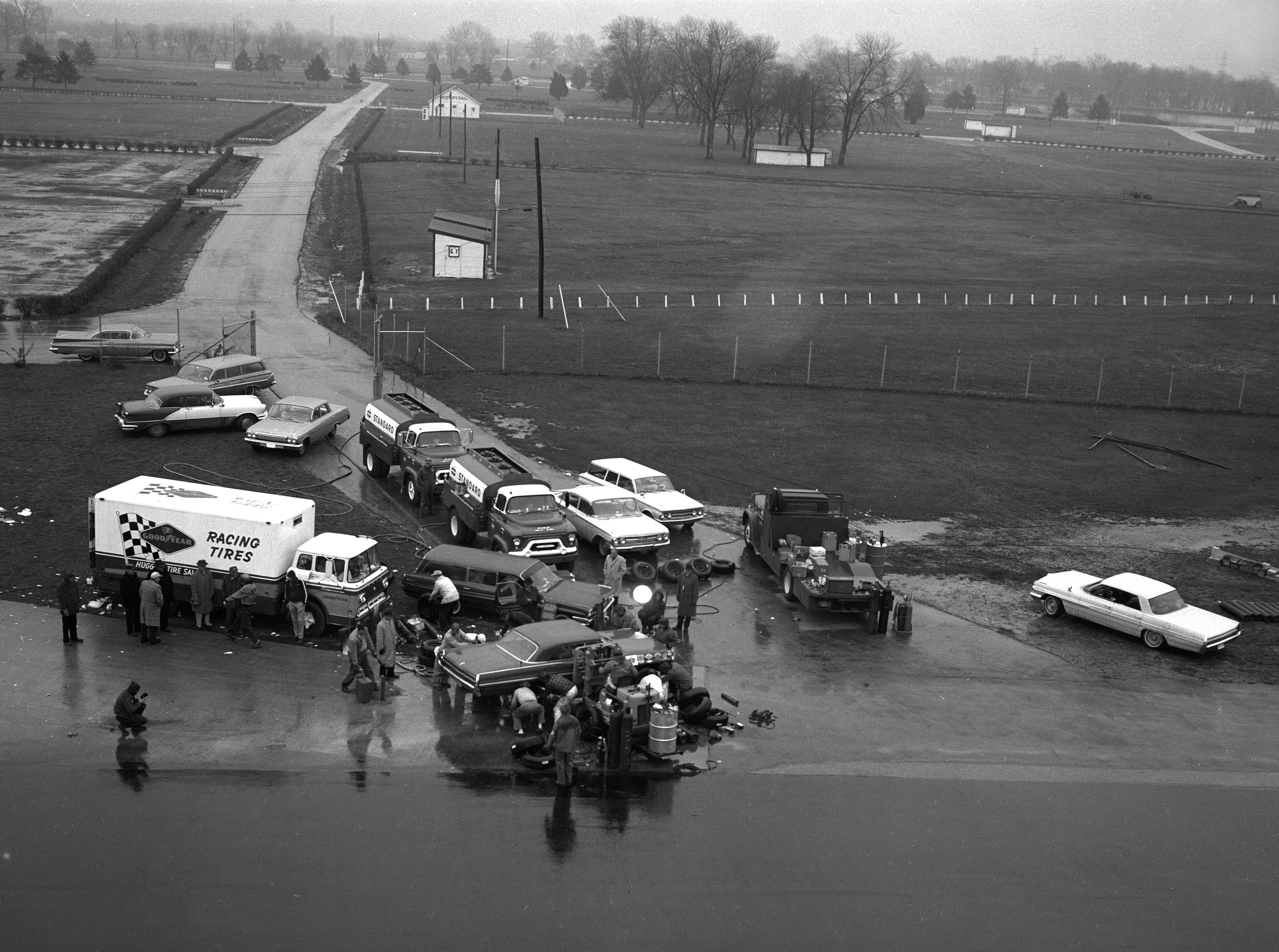 Stock Car Test 1961 pit