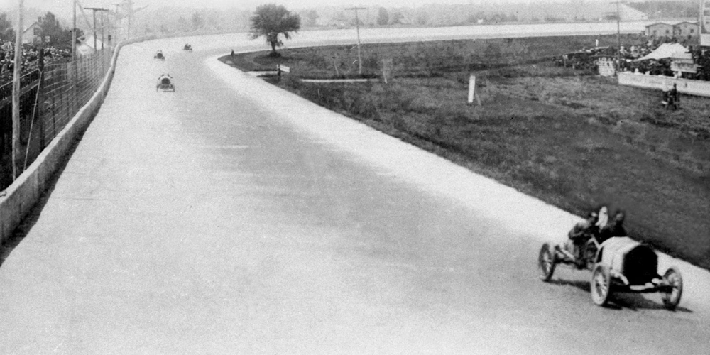 1911 indy 500 action