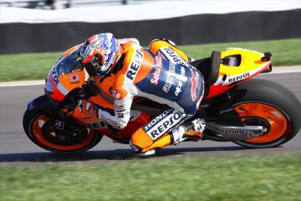 Stoner Eyes MotoGP Pole After Leading Opening Practice