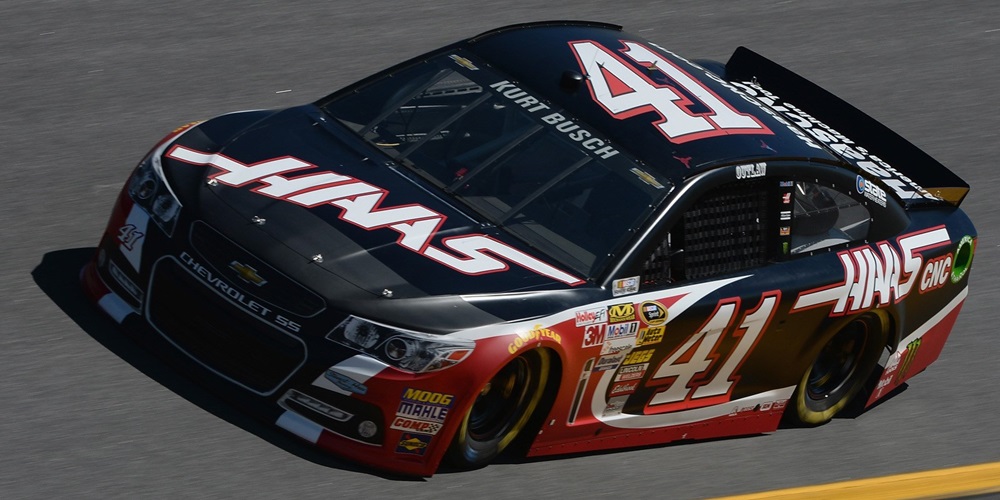 Kurt Busch Fights His Way For Martinsville Win