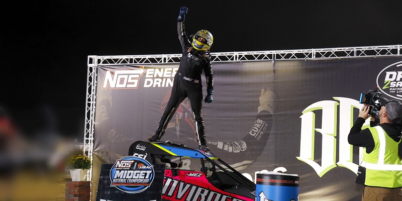 Meseraull Hangs On for BC39 Opening Night Victory