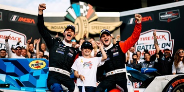 van der Linde Makes Dramatic Late Pass for BMW Victory at Indy