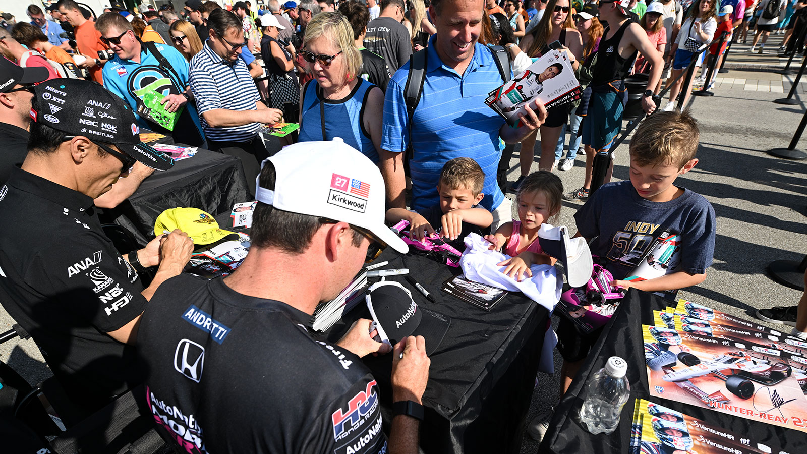 Kyle Kirkwood signs and autograph