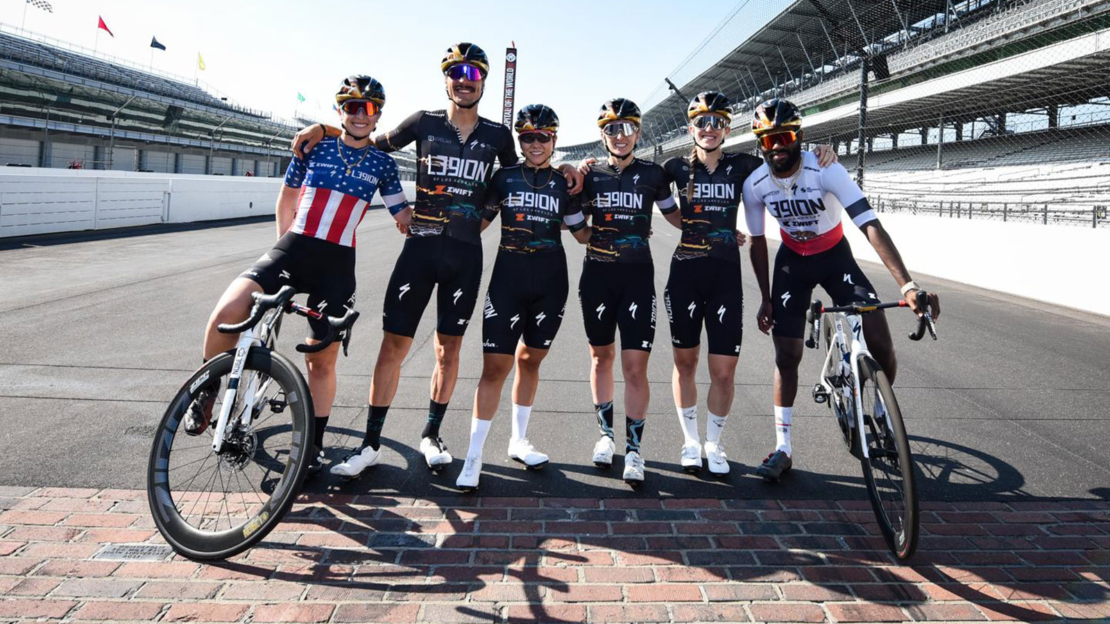 Little 500 bikers at IMS