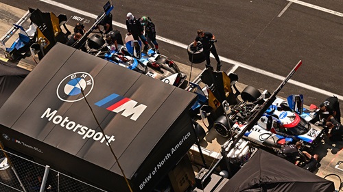 BMW Pits
