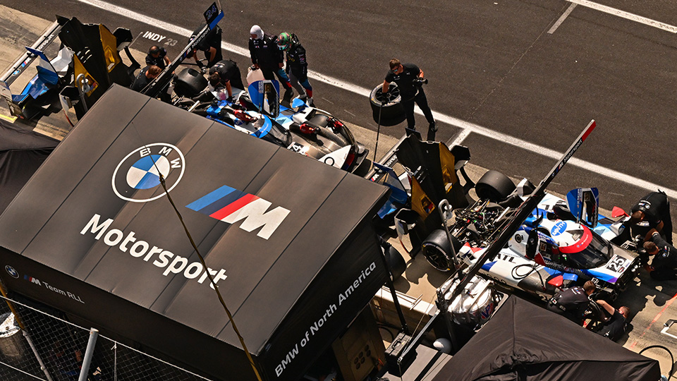 BMW Pits