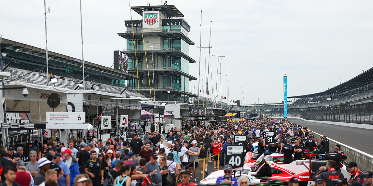 Fans during pit walk