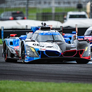 BMW races