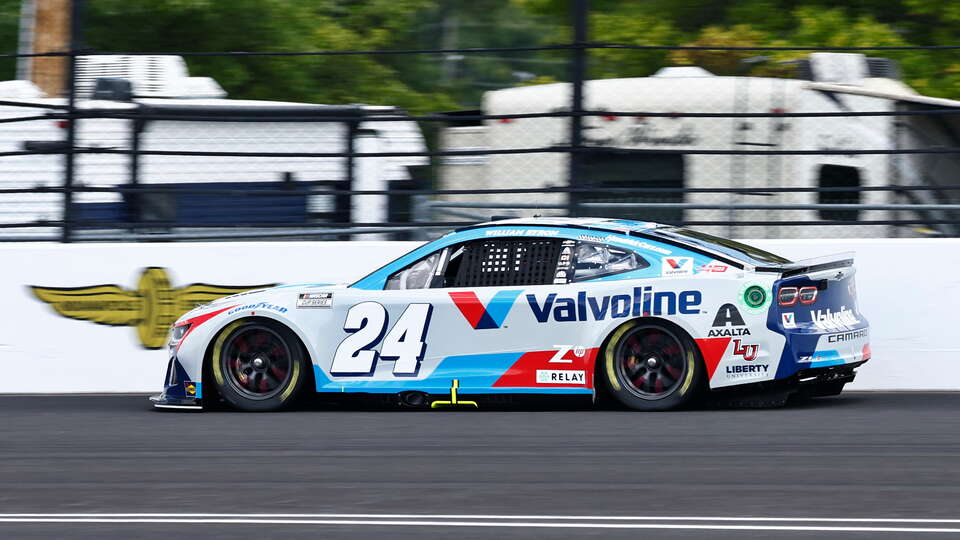 William Byron practices for the Brickyard 400