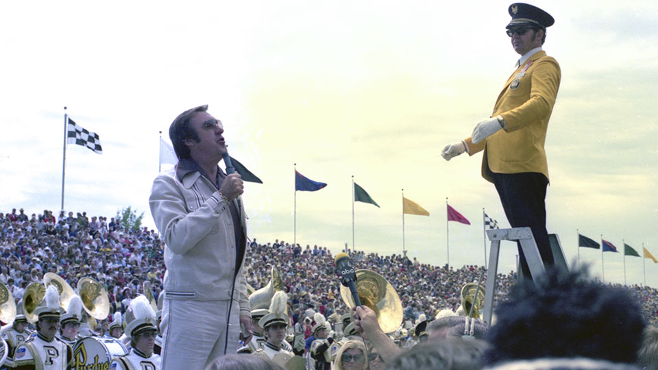 Jim Nabors sings with the Purdue Marching Band