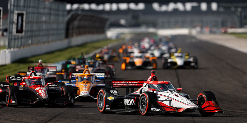 Cars on track in the Sonsio Grand Prix